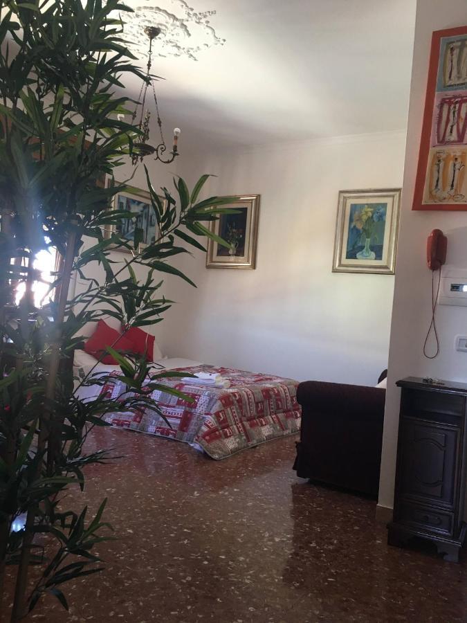 Panoramic And Bright Penthouse Is Waiting For You Apartamento Roma Exterior foto